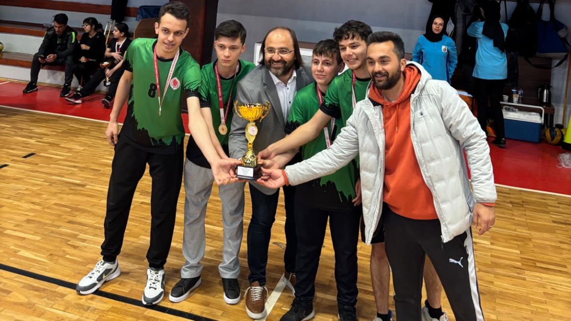 OKUL SPORLARI TURNUVALARINDAN ÖDÜLLE DÖNDÜK