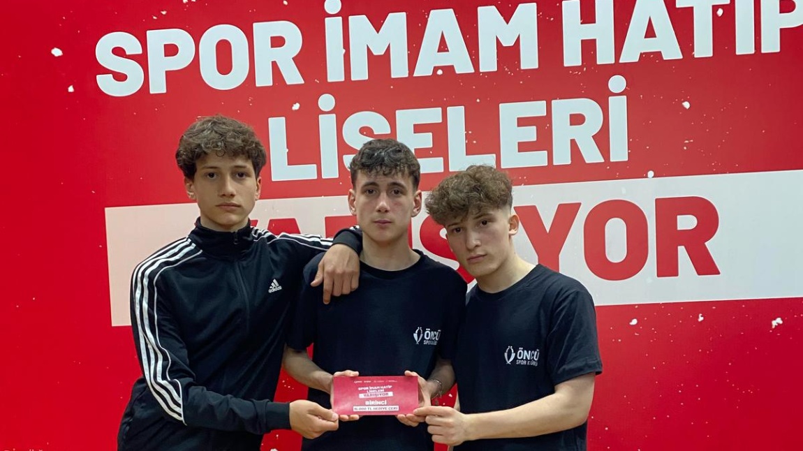 SPOR PROJE İHL YARIŞIYOR YARIŞMASINDA ÖĞRENCİLERİMİZDEN BÜYÜK BAŞARI